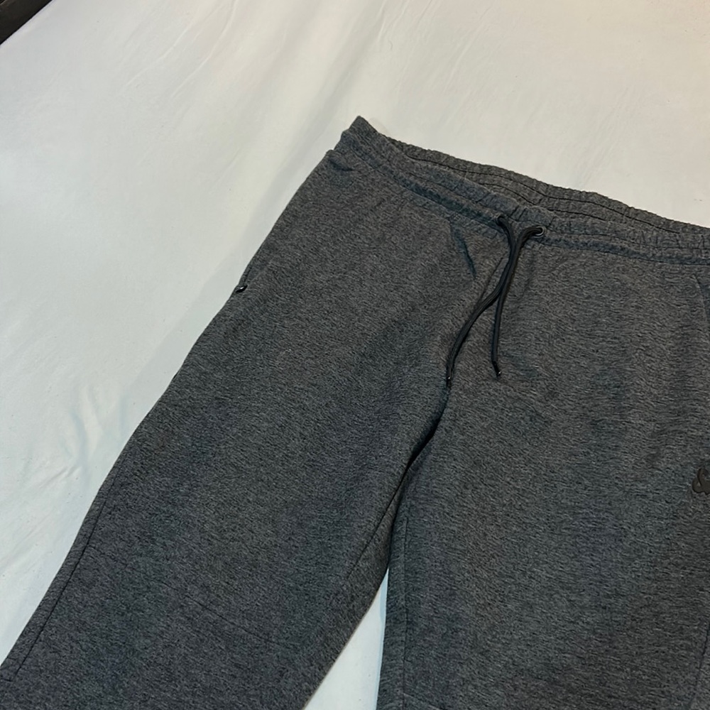 3 pairs of sweat pants in bundle